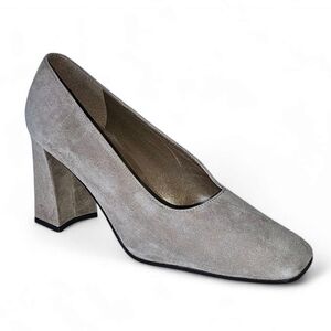 NWOB Stuart Weitzman Suede Pumps - Narrow Width